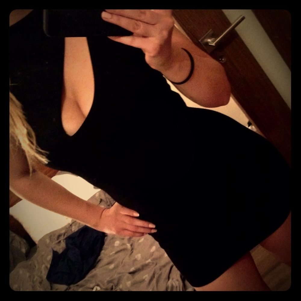 AQUA brand Bloomingdales asymmetrical neck LBD 6